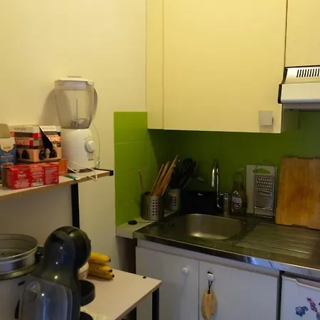 Studio In Paris Near The Train Station * 파리