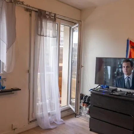 Studio In Paris Near The Train Station 아파트 파리