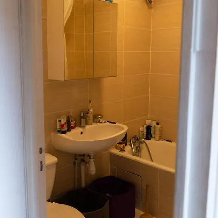Studio In Paris Near The Train Station * 파리
